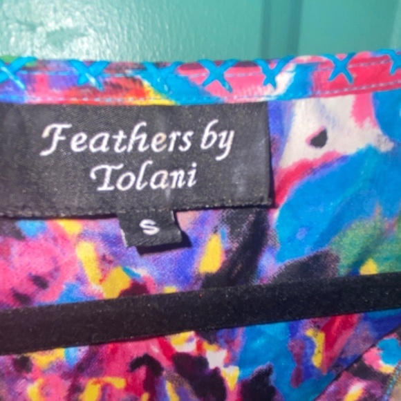 Feathers by Tolani size small beach dress or coverup - Picture 4 of 6